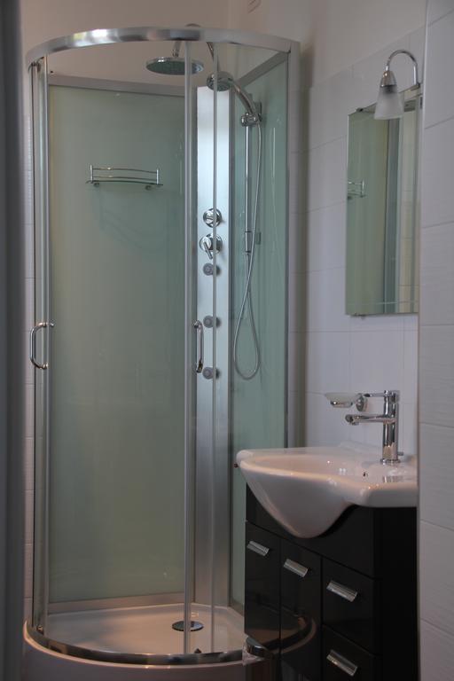 La Ciliegia Bianca Bed & Breakfast Belgirate Room photo